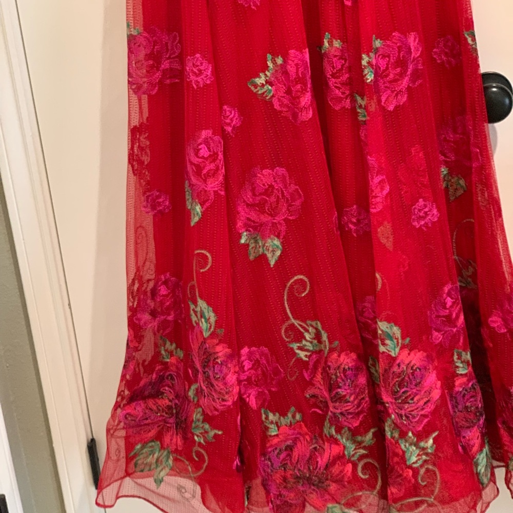 Red hot special occasion beauty - Picture 12 of 15